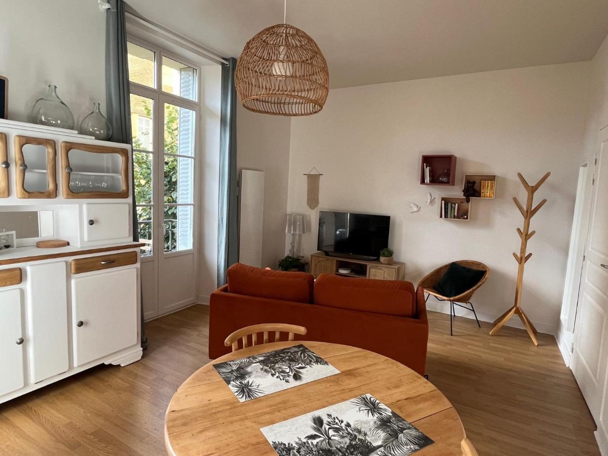 Appartement Calme Avec Balcons & Vue Sur Thermes Vichy Exterior foto
